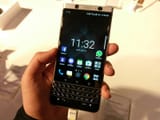 blackberry-keyone-hands-preview