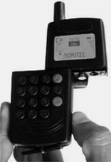 Four-barreled_cell_phone_gun
