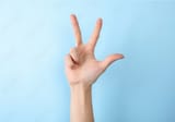 Screenshot 2025-07-22 at 21-01-44 3 Fingers - Images et vidéos libres de droits Adobe Stock