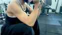 hyo maski biceps curls_thumb.jpg