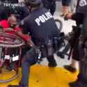 Cops Fight a Crip_thumb.jpg