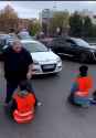 french protestors (2)_thumb.jpg