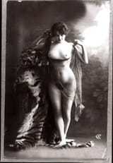 v2331-black-white-vintage-nude