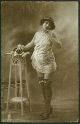 auc6956-1800s-1920s-retro-nude-women-1
