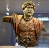 Bronze_statue_of_Hadrian,_found_at_the_Camp_of_the_Sixth_Roman_Legion_in_Tel_Shalem,_117–138_AD,_Israel_Museum,_Jerusalem_(15646103181)