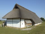 Freilichtmuseum_Heuneburg_(Rekonstruktion_herrschaftlicher_Großbau)