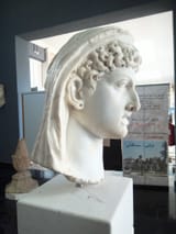 An_ancient_Roman_bust_of_Cleopatra_VII_of_Ptolemaic_Egypt1