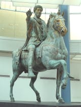 m.a.lovasszobra