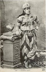 Kuchek_Hanem_-_19th_century_dancer_01