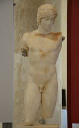 Marble_statuette_of_Antinous,_was_found_in_Athens_in_a_cistern,_Exhibition_Hadrian_Saviour_and_Founder,_Fethiye_Mosque_Roman_Agora,_Athens_(25971352487)