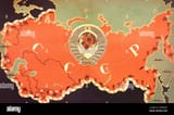 red-army-in-1930s-from-soviet-propaganda-book-of-1937-map-of-the-soviet-union-the-border-is-locked-from-the-enemies-2AXRRRN