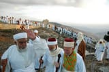 Samaritans_marking_Sukkot_on_Mount_Gerizim,_West_Bank_-_20051017.jpg