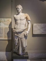 Istanbul_-_Museo_archeol._-_Alessandro_Magno_(firmata_Menas)_-_sec._III_a.C._-_da_Magnesia_-_Foto_G._Dall&#039;Orto_28-5-2006_01