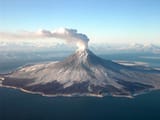Augustine_volcano_Jan_24_2006_-_Cyrus_Read