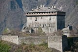 2560px-Castello_di_Verrès_01