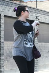 michelle-trachtneberg-shopping-at-xiv-karats-in-beverly-hills-06-14-2018-7