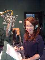 Emilia-Clarke-grabando-Futurama-2013