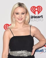 Zara-Larsson-Armpit-Blonde-Swedish-Celebrity-Singer-iheartradio-festival-in-las-vegas-09-21-2019-4