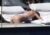 emily-ratajkowski-wearing-a-white-bikini-in-sydney-australia-111218-gigapixel-standard-scale-4_00x