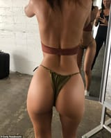 12595724-6949165-Show_off_The_27_year_old_model_glowed_with_the_beauty_of_a_Flemi-a-21_1555991339344-gigapixel-standard-scale-4_00x