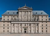 Facade_monastery_San_Lorenzo_de_El_Escorial_Spain