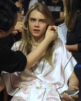 CaraDelevingne_2013VictoriasSecretFashionShow_ (13)