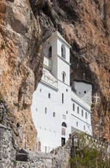 Monasterio_de_Ostrog,_Montenegro,_2014-04-14,_DD_11