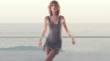 wallpapersden.com_taylor-swift-gq-magazine-photoshoot_2560x1440