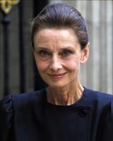 rate-audrey-hepburn-beauty-witho