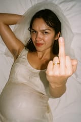 20250716_1523_Pregnant Star Selfie_simple_compose_01k0ab04j6enpsnjh4zctr28jd