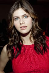 elexandra-daddario-40