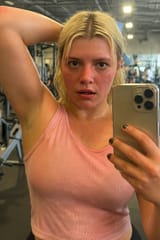 20250720_1839_Gym Mirror Flex_remix_01k0mzqcz5ewkvrnr354gxbawg
