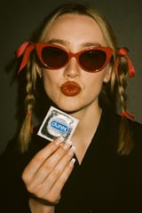 20250430_2303_Grungy Glam Close-Up_remix_01jt4bjcsrf9e8k672831w1mhk