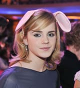 Emma-Watson-bunny-ears-03