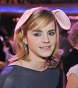 Emma-Watson-bunny-ears-04