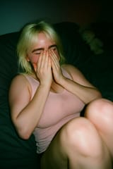 20250725_1430_Casual Bedtime Moments_simple_compose_01k11dj26se5mvas6cse65mdjr