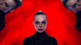 1627069-The-Neon-Demon-Elle-Fanning-woman-black-turtle