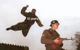 Спецназовец_прыгает_на_солдата