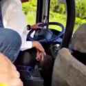 bus driver_thumb.jpg