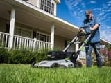 Lawn-Mowing-Etiquette03