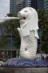 Merlion-sculpture-head-body-Singapore-fish-lion