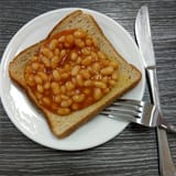 baked-beans-on-toast-2fd454