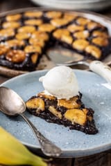 kladdkaka-med-banan-6-700x1050