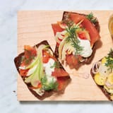 smoked-salmon-smorrebrod-xl-recipe0117-b08afcdc1ef145d5aae1a2d28aea67b1