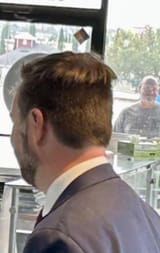 jd-vance-with-an-awkward-haircut-v0-uqf0nccncakd1