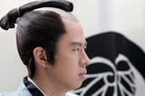 japanese-man-wears-traditional-samurai-&#039;chonmage&#039;-hair-440nw-7593863b