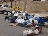 1523870475-0-restano-rifiuti-mucchi-spazzatura-tutta-citta