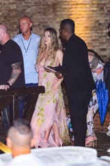 sydney-sweeney-jeff-bezos-lauren-107248438_7095ae[1]