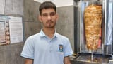 romania-e-casa-mea-aici-e-totul-meu-povestea-lui-idris-tanarul-afgan-care-si-a-deschis-o-saormerie-in-gura-humorului-983885