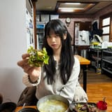 오늘 너가 ...미래의 아내 이상형이 현모양처라는걸 몰래 듣거나 해서 괜히 챙겨주는거 아니니까.. 그냥 먹어...(c&#039; ತ,_ತ)